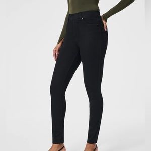 NWT 🚨 Spanx Ankle Skinny Jeans Clean Black Size Small